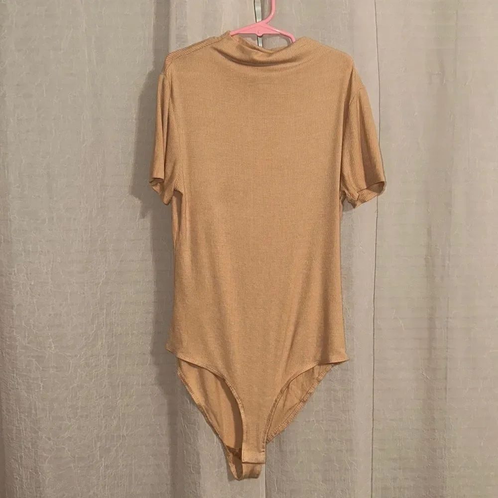 Selfie M Nude Ribbed Short Sleeve Bodysuit